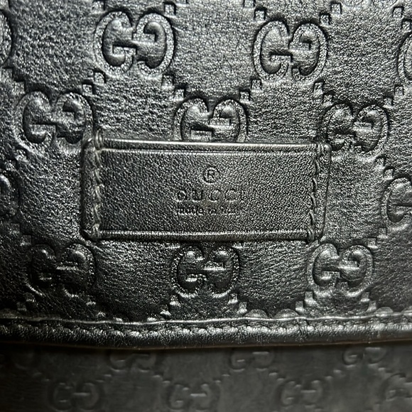 A229 - 💯 % authentic Gucci messenger crossbody bag - Picture 10 of 16